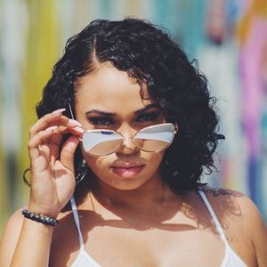 Meet your Posher, Tay